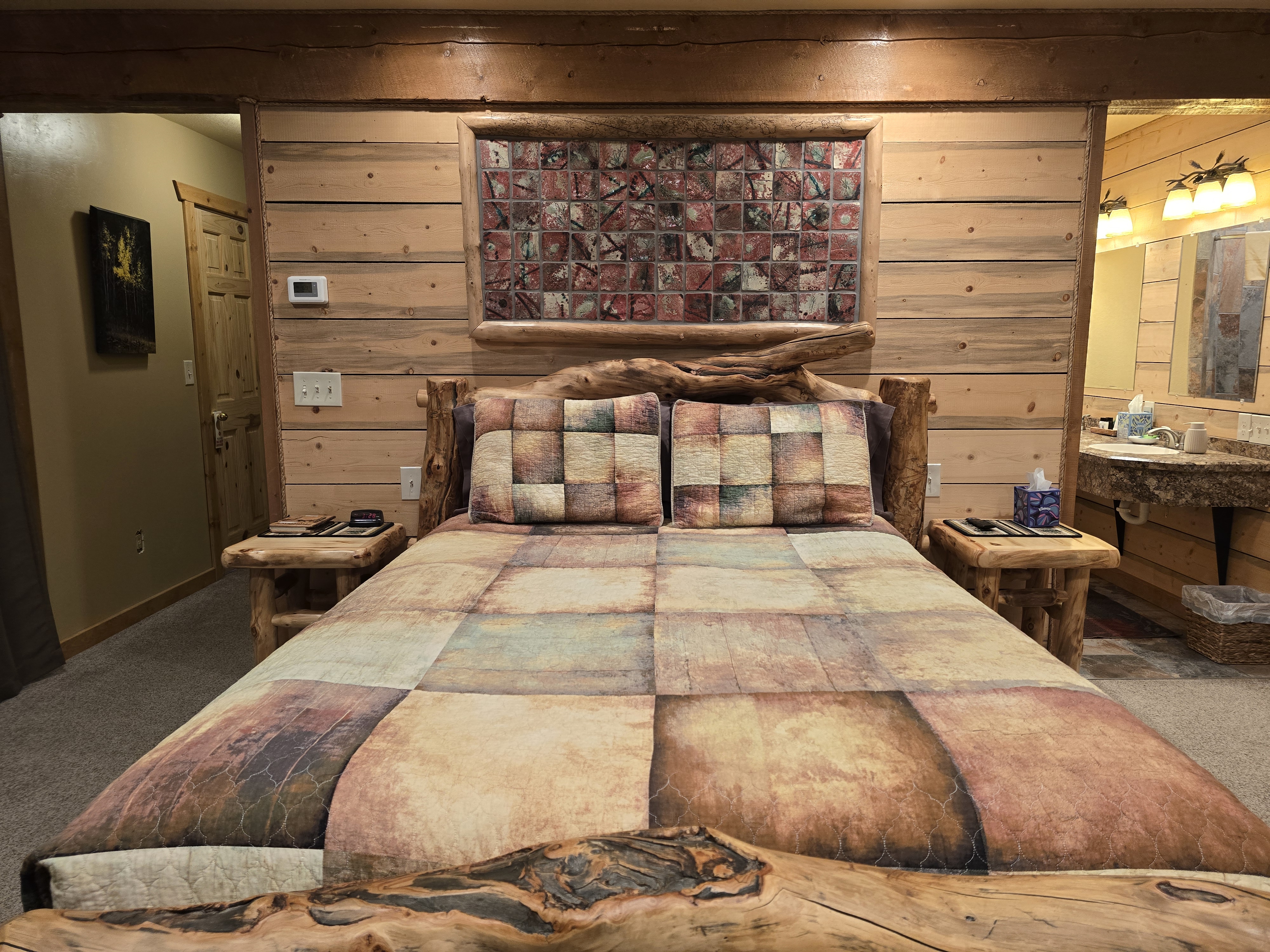 Mt. Oxford Room Queen Log Bed with Night Stands