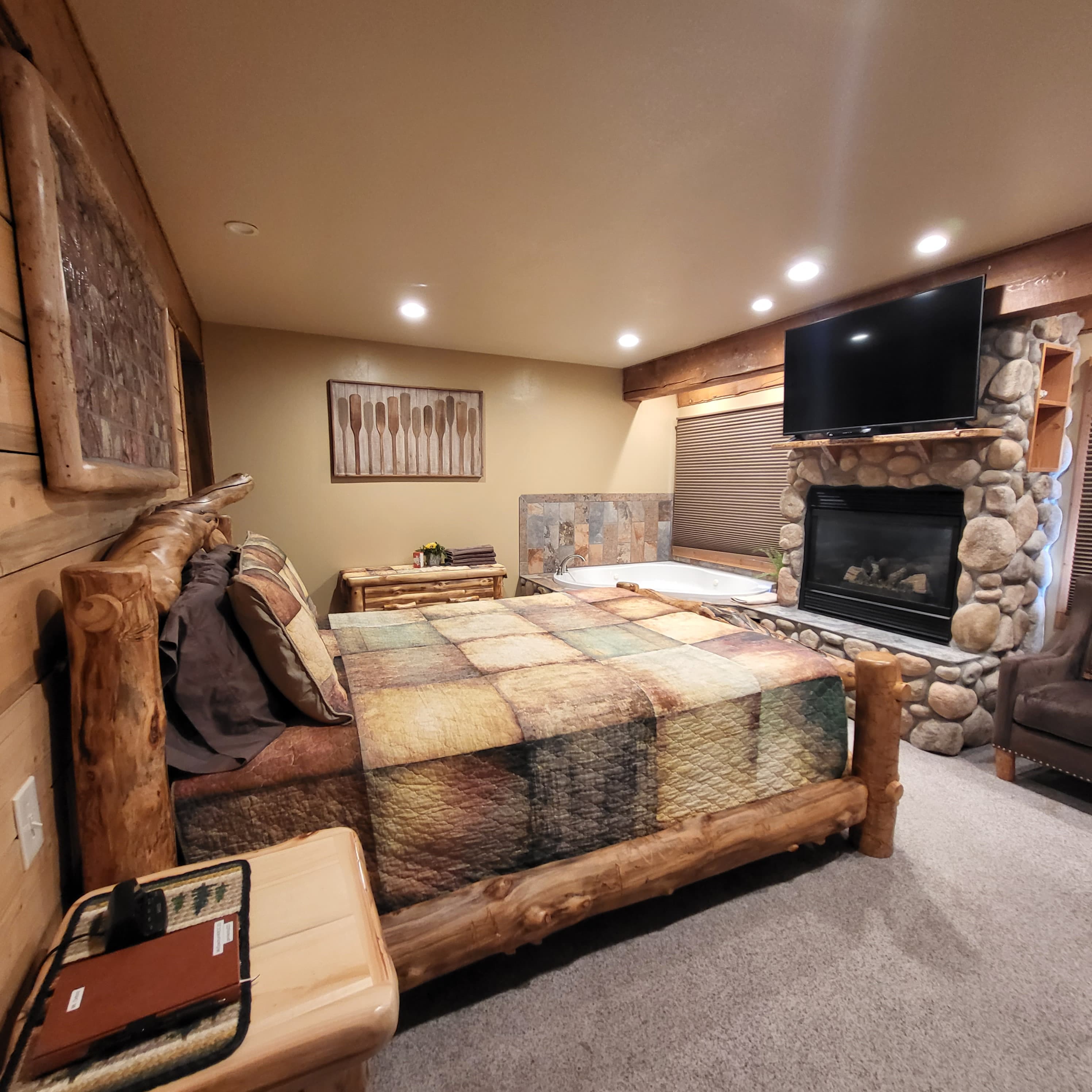 Mt. Oxford Room Queen Log Bed