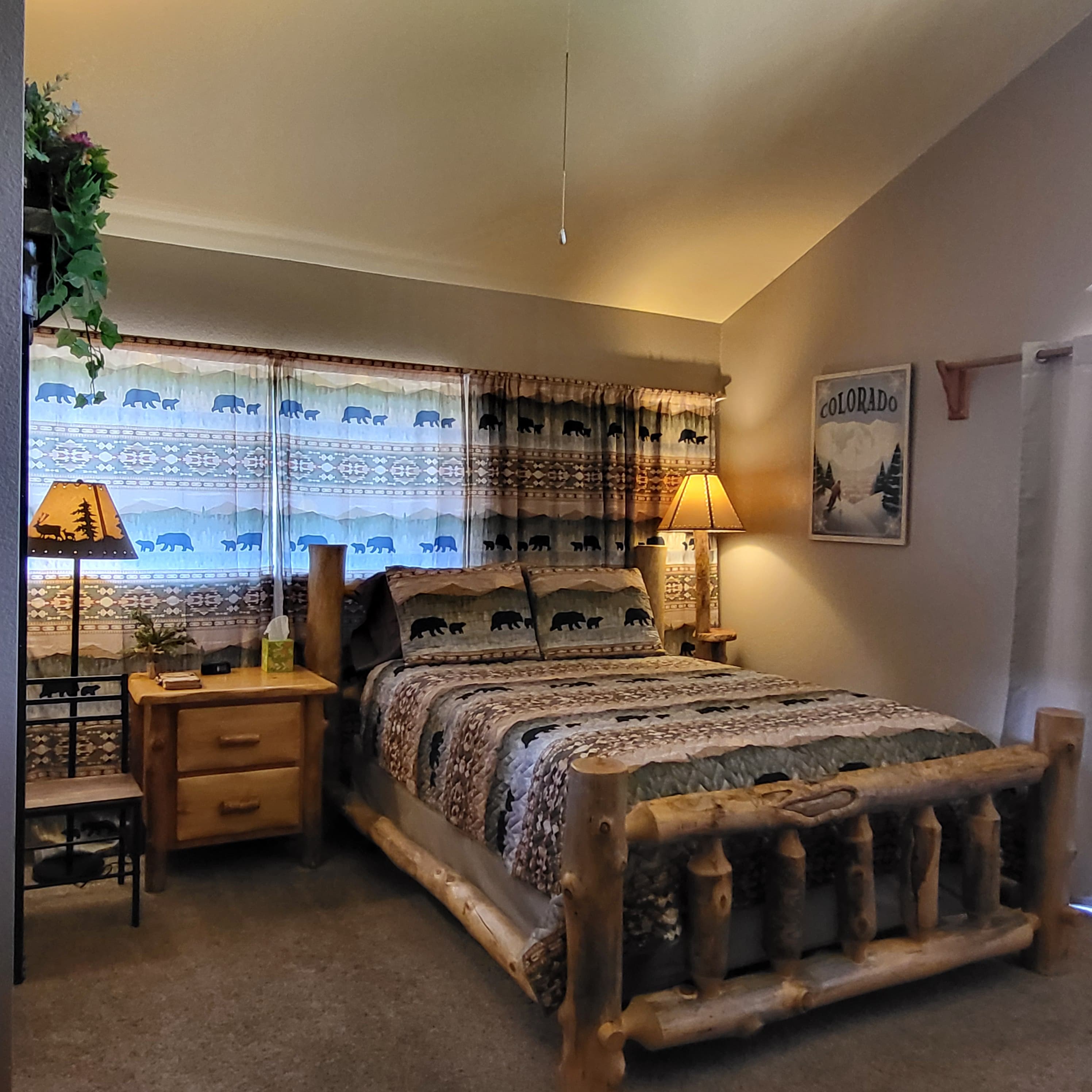 Mt. Columbia Room Queen Log Bed