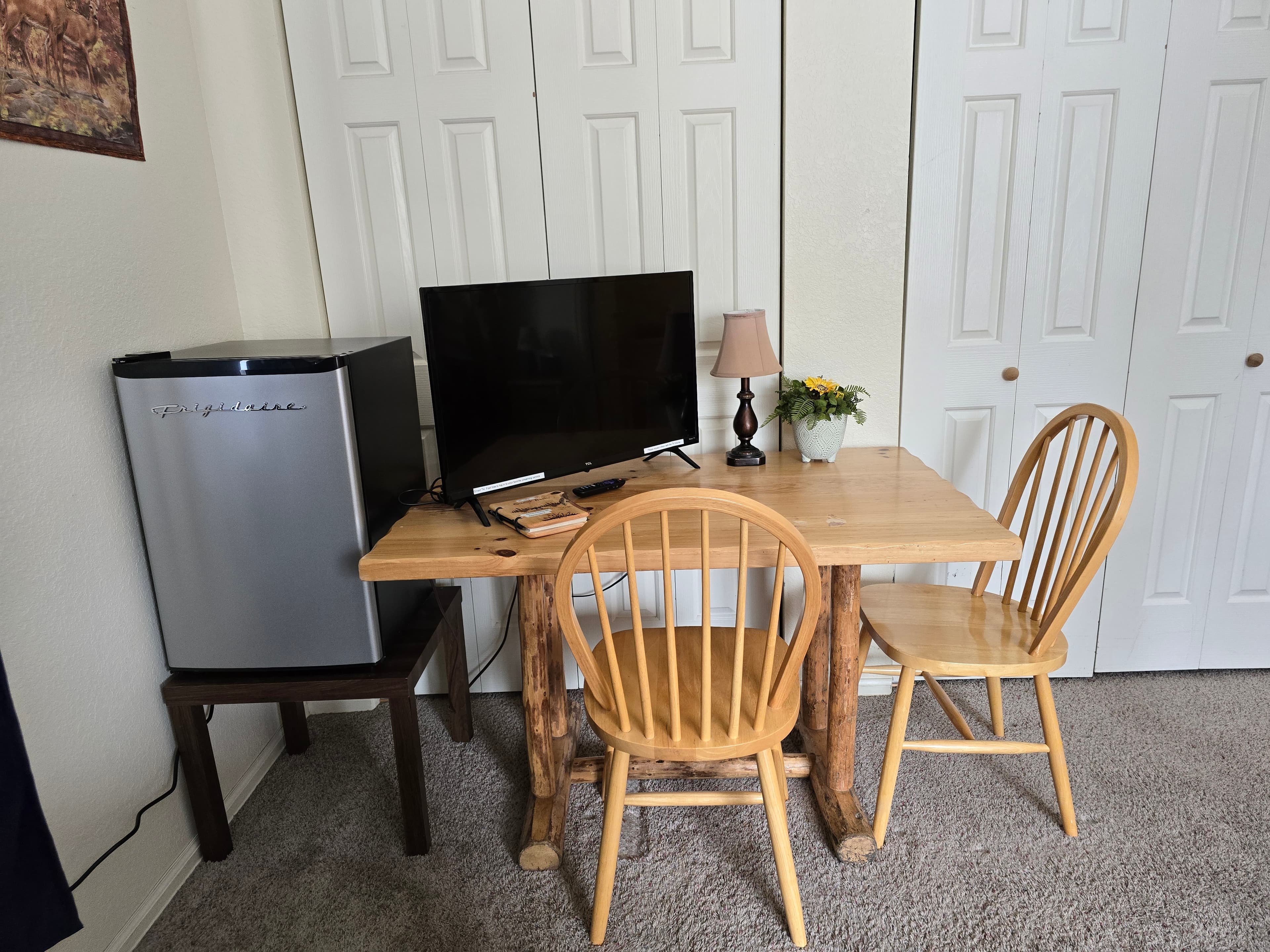 Mt. Yale Room Sitting Area with TV and Refrigerator