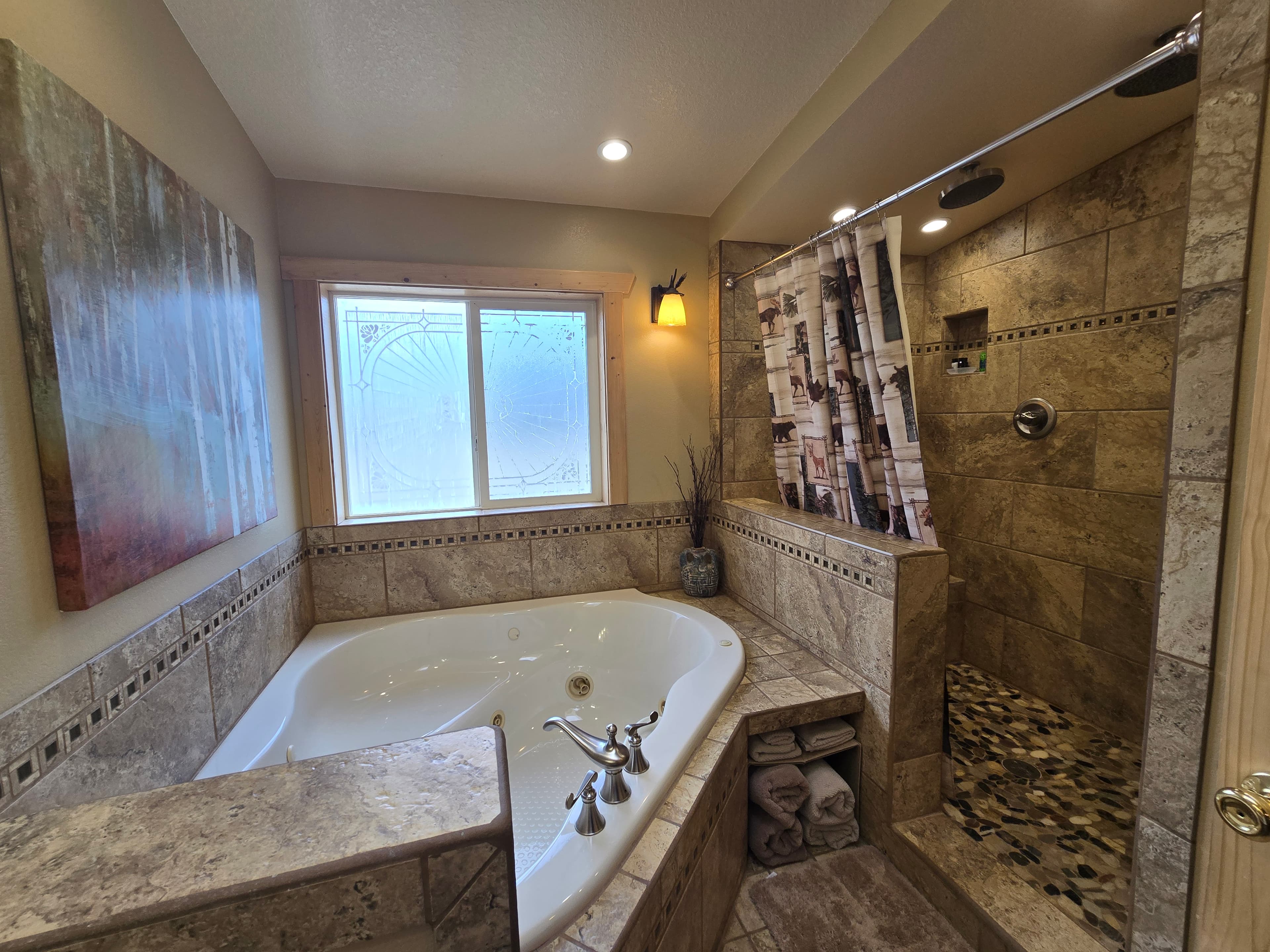 Log Cabin Primary Suite Bathroom